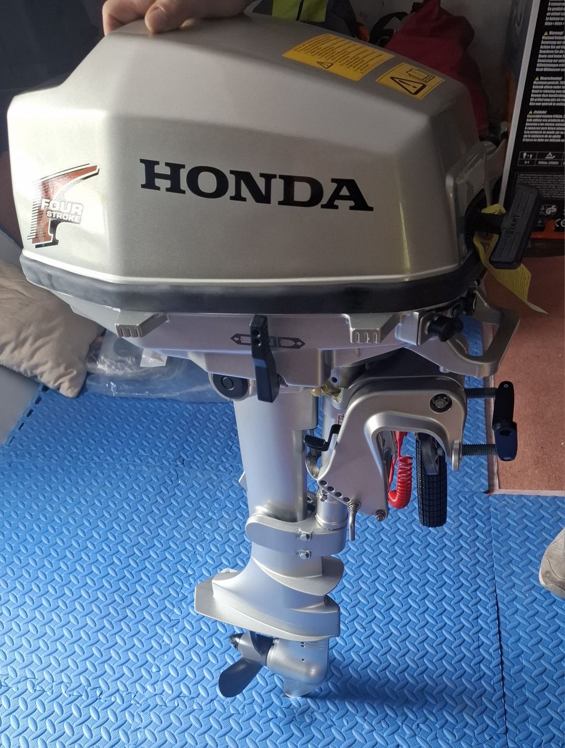 Silnik zaburtowy HONDA BF. 5 do pontonw łodzi sporty wodne Yamaha