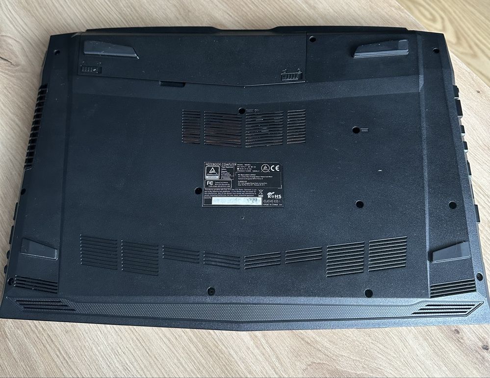 Laptop Hyperbook N85S i5-8300H/8GB/1000 GTX1050