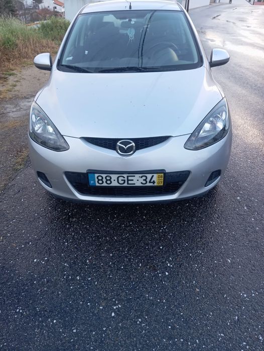 Mazda 2 impecável