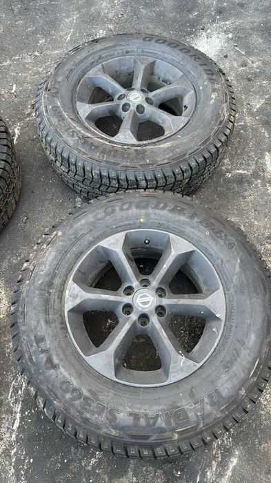 Pneus e Jantes 255-75-R17 nissan NAVARA