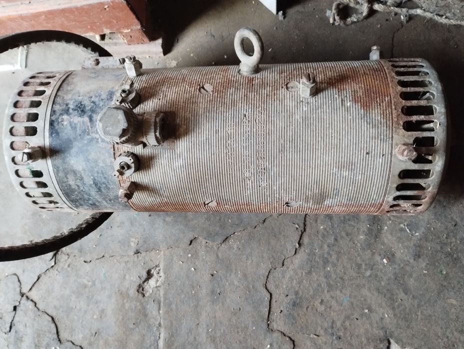 Генератор Ґ-731 А- 1 С  (28,5В)  1,5Квт.