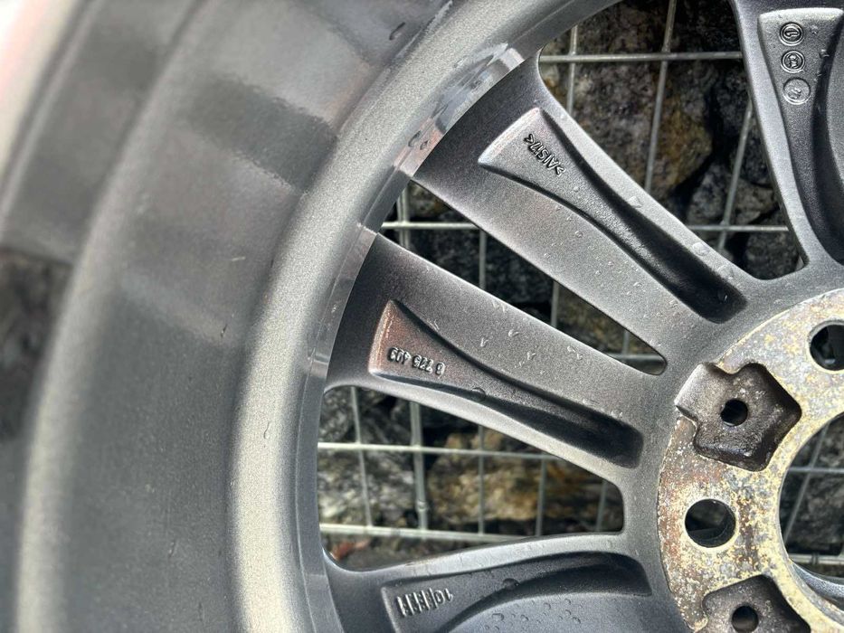 Зимові шини Bridgestone BLIZZAK LM 001 245/50 R18 з дисками bmw