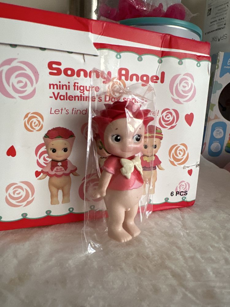 Vende se mini figuras da Sonny Angel