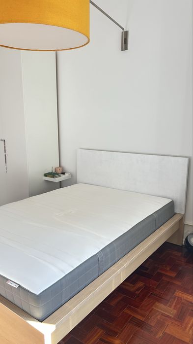 Vendo cama de casal com colchao