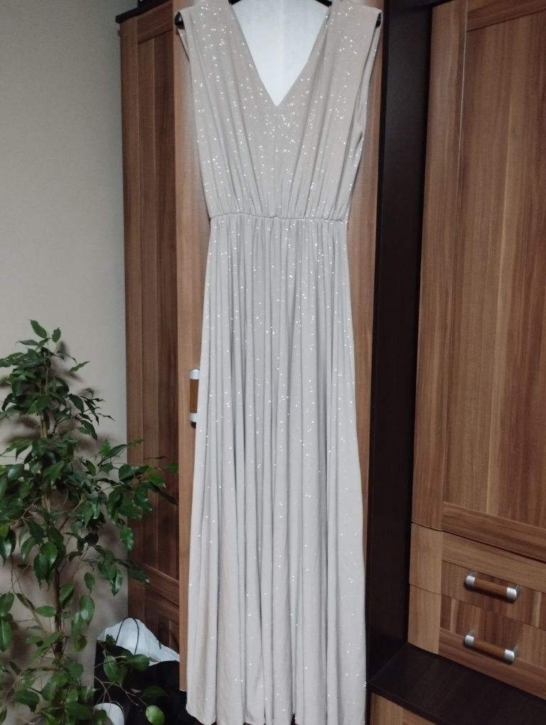 Długa brokatowa sukienka 42