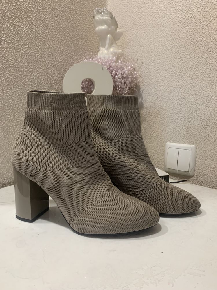 Жіноче взуття Pull&Bear 38 розмір.
