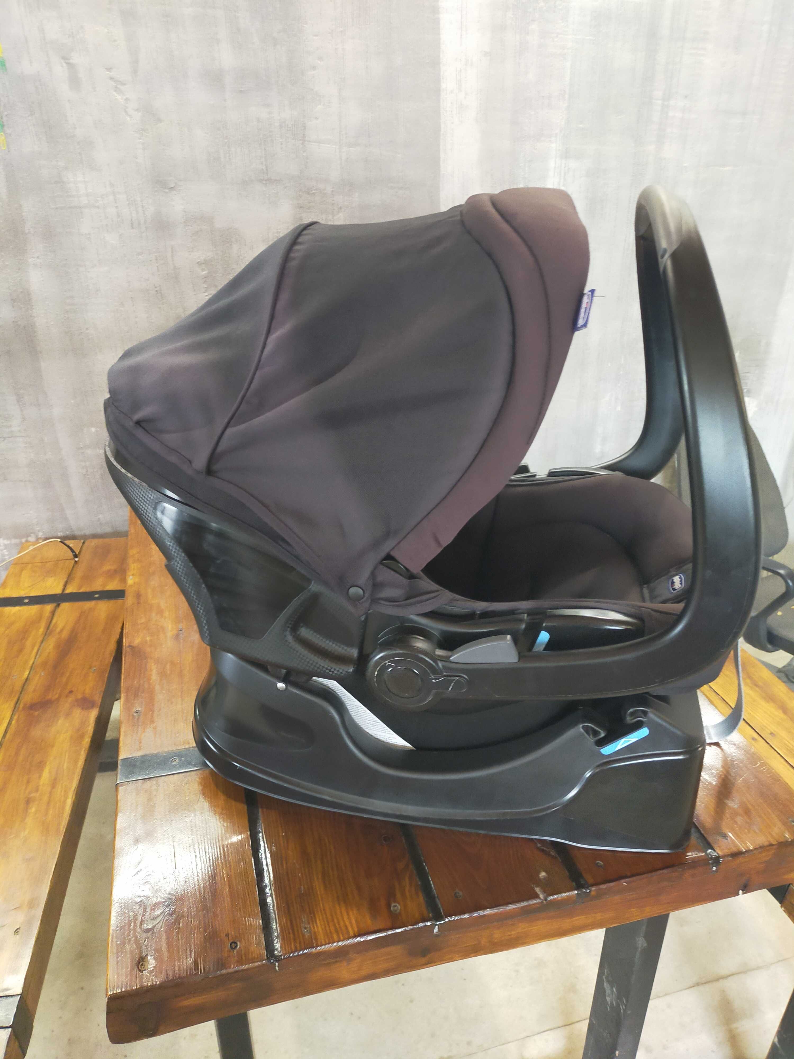 Автокрісло дитяче Chicco 0-13kg.