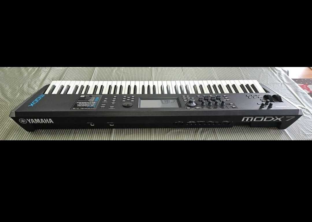 Teclado MODX7 yamaha