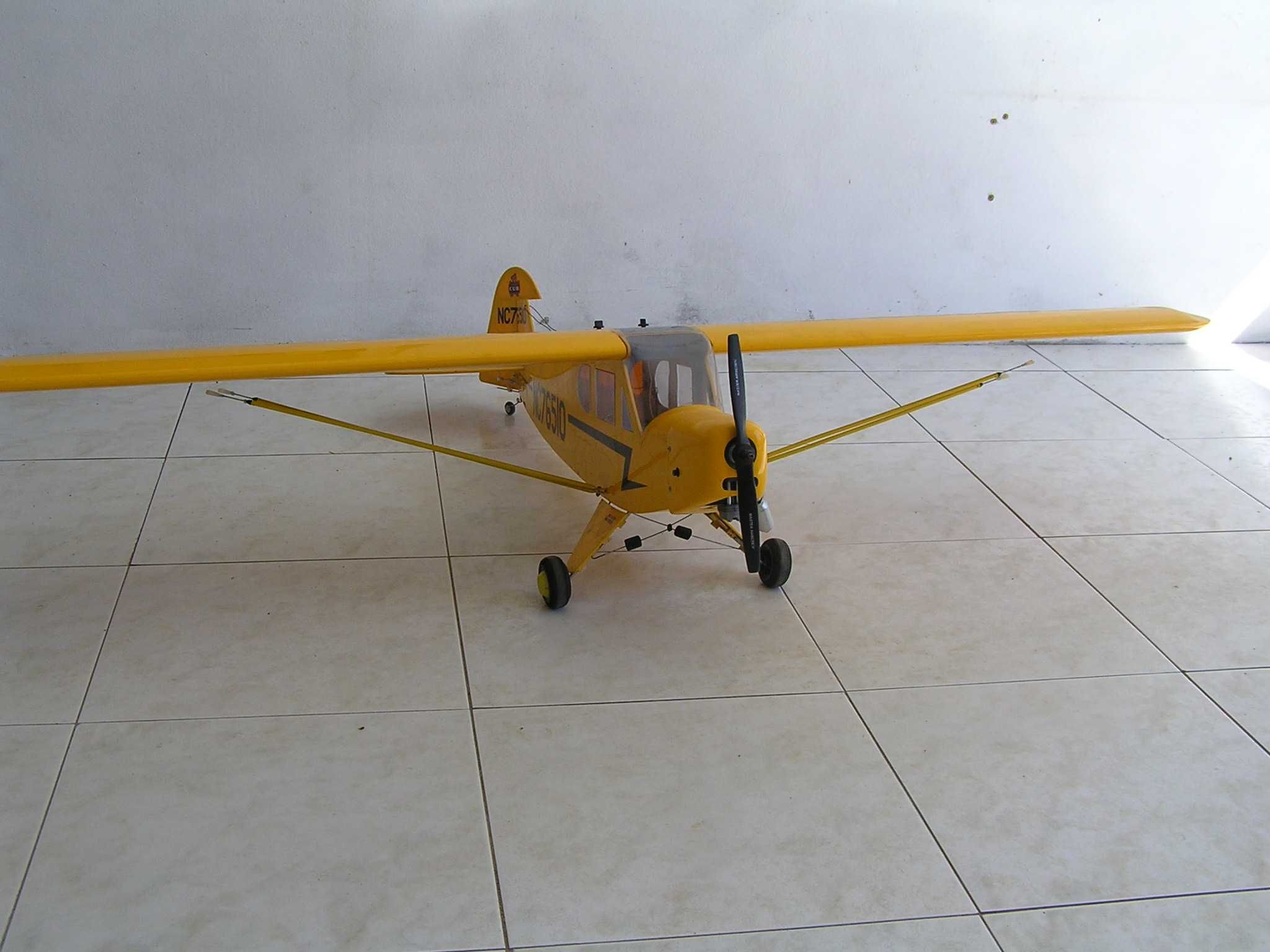 avião piper cub j-3