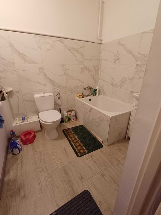 Dom z budynkami gospodarczymi  działka1 ha przy trasie Lublin Biłgoraj