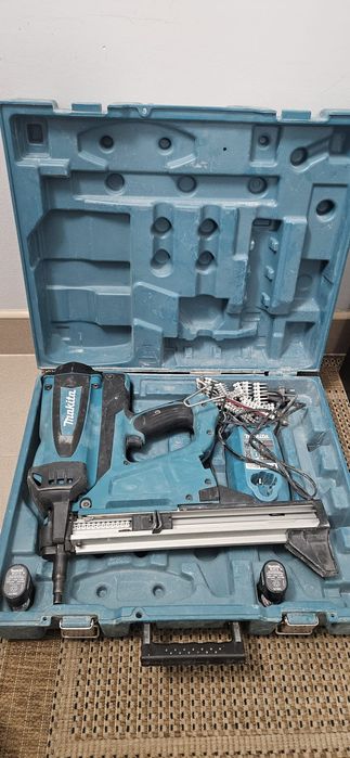 Gwoździarka Makita GN420C do betonu gazowa