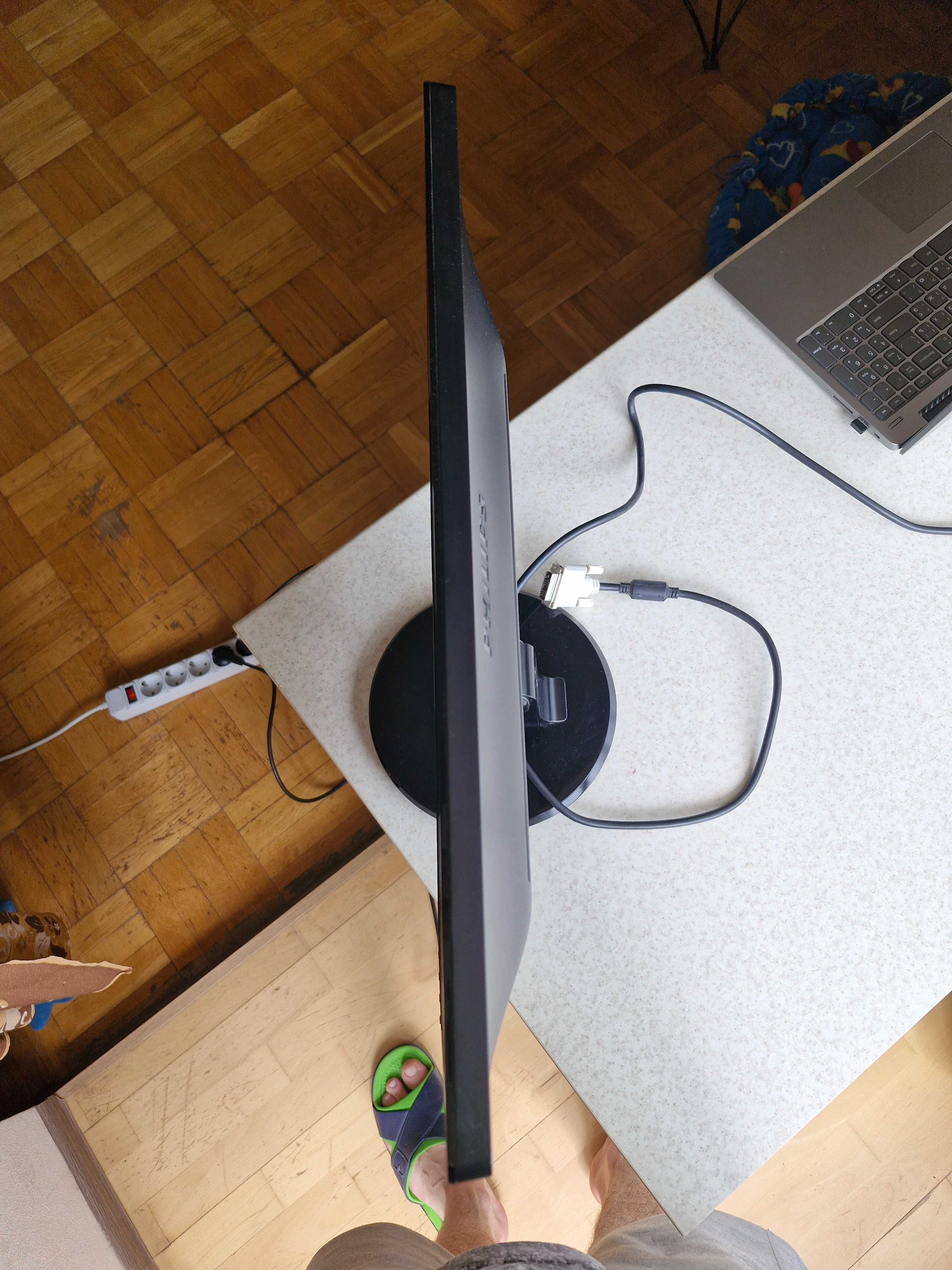 Монітор Philips 226V4L/21.5" (1920x1080) TN/DVI, VGA