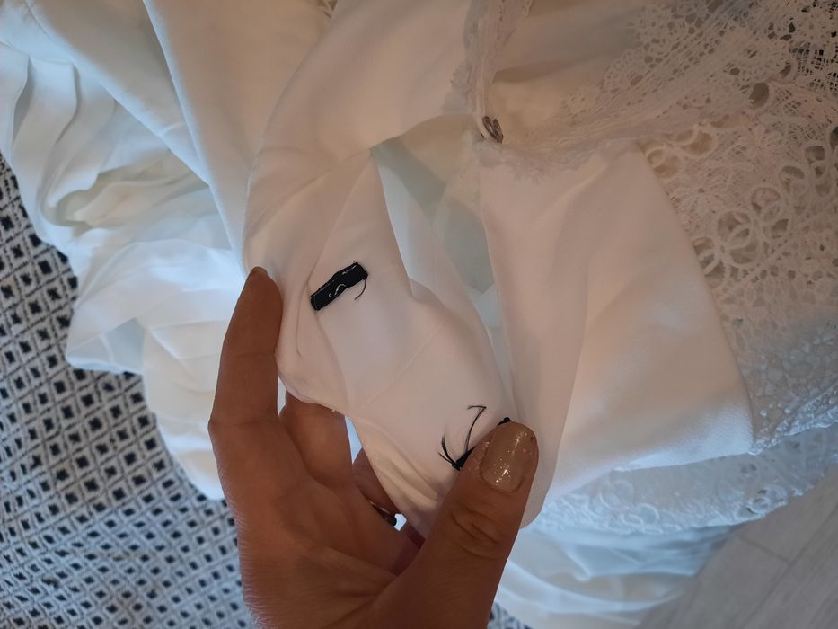 Sprzedam sukienkę biała śliczna rozmiar 44 46