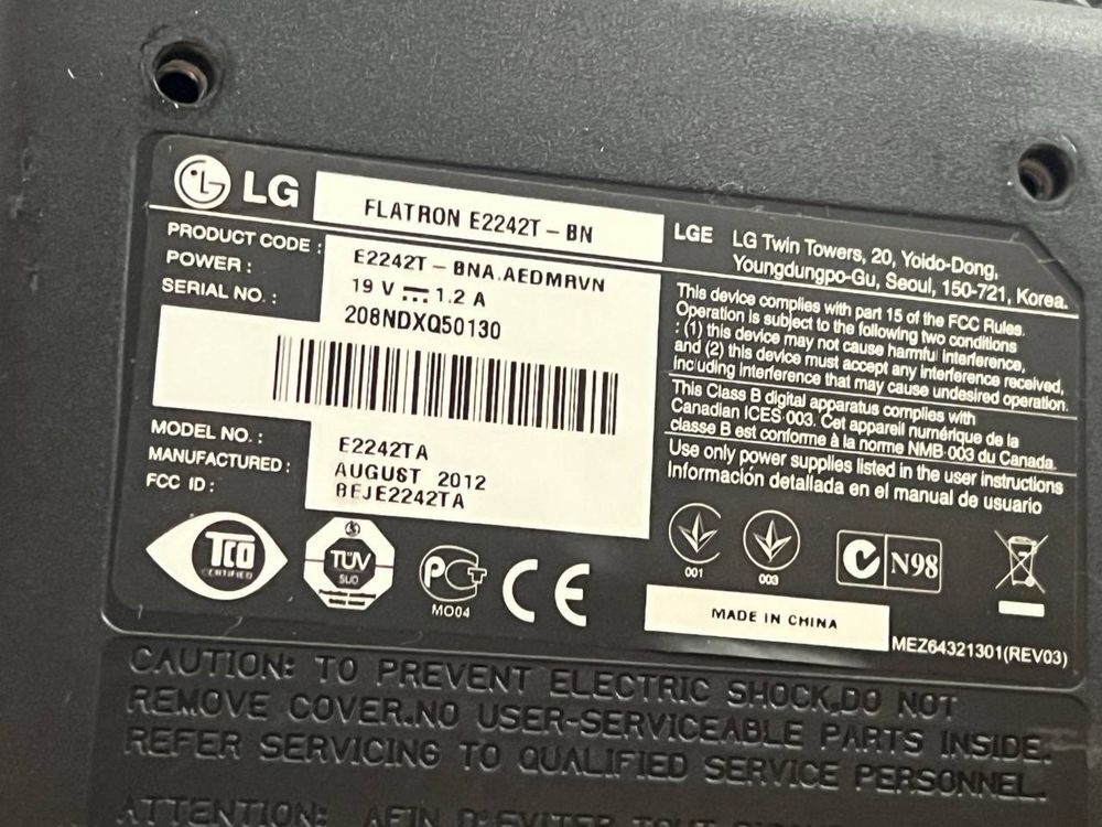 Монітор LG 22” TN / Full HD / DVI + VGA