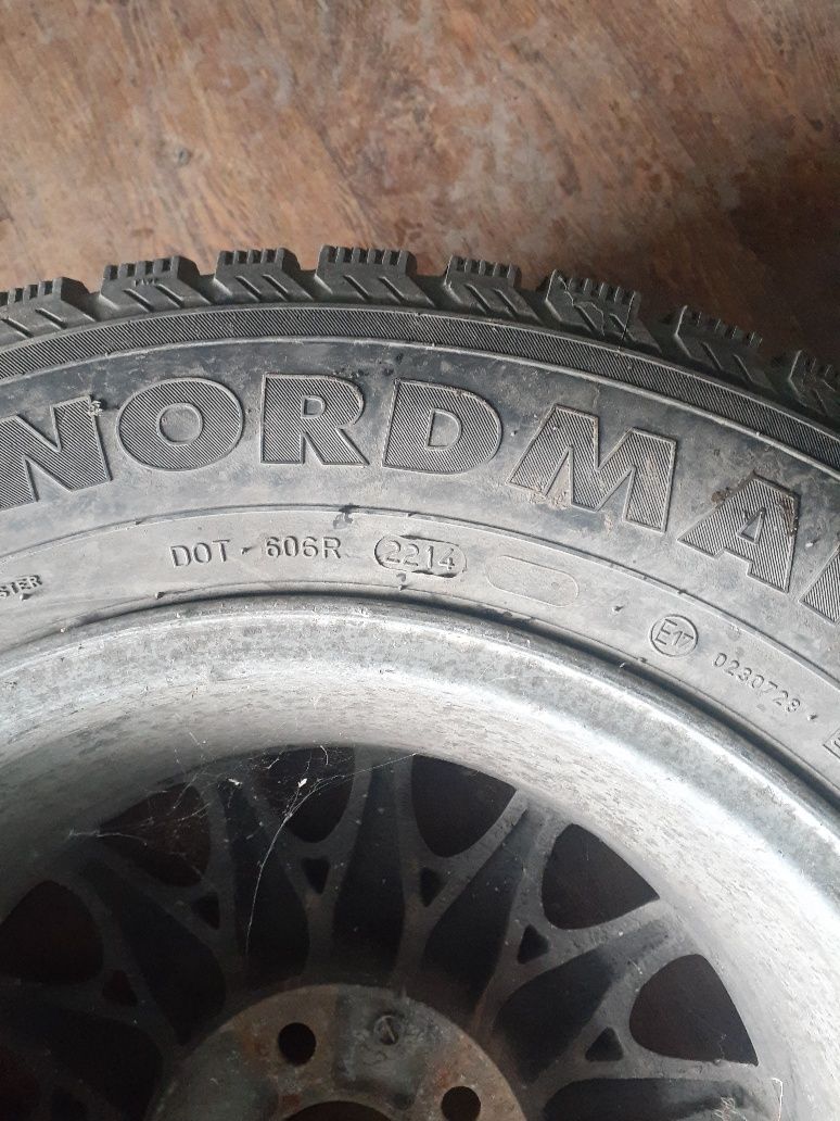 Продам шини205/65r15.