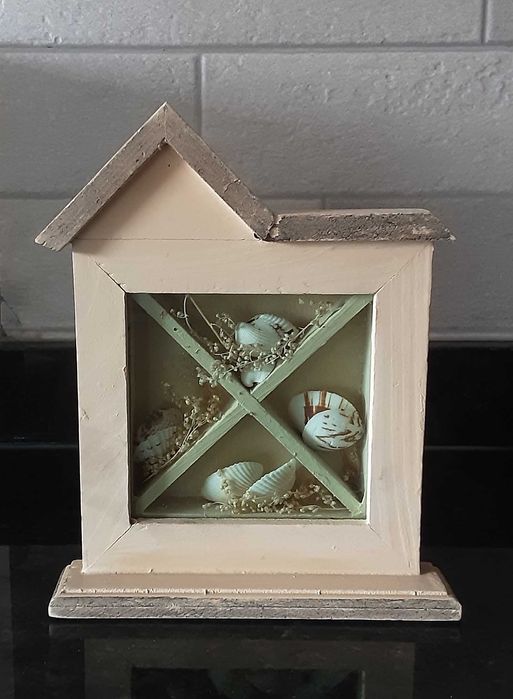 Suporte Multiusos/Casinha Decorativa em Madeira