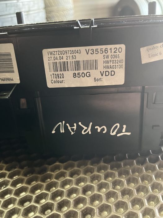 Панель приладів Volkswagen Touran Caddy 1.9 TDI