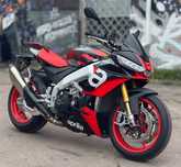 Aprilia Tuono V4 2021