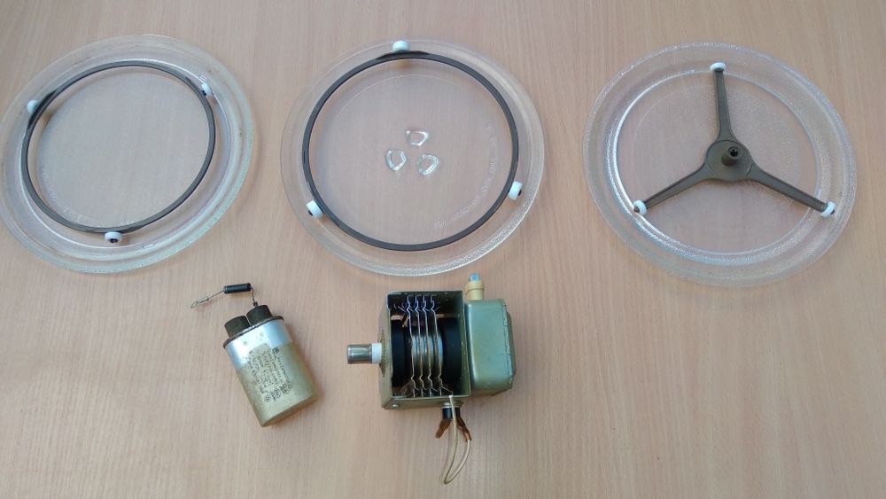 Подносы (тарелки) и другое от микроволновых печей