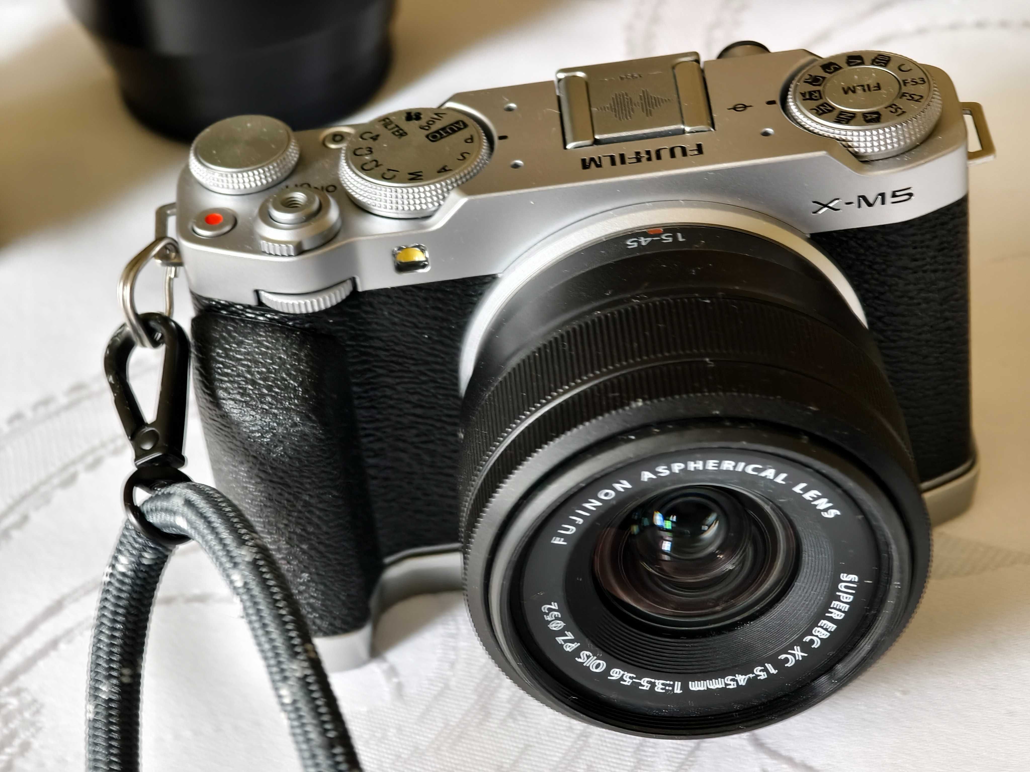 Fuji X-M5 zestaw z obiektywami