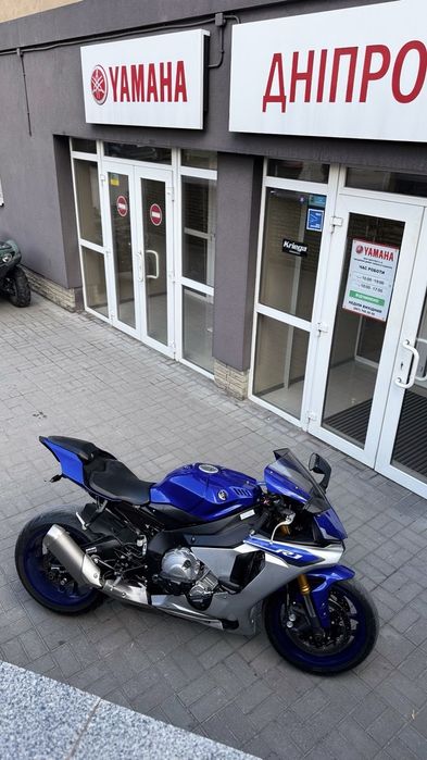 Yamaha R1 ЯМАХА R1 Официал