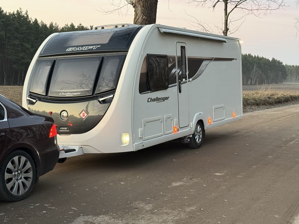 wynajem przyczepy kempingowej VIP swift hobby wczasy wakacje nocleg