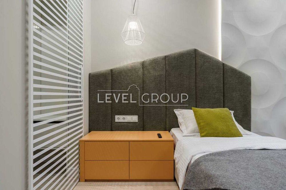 3 кім 105 м.кв. ЖК Chicago central house Антоновича вул. (Горького) 44