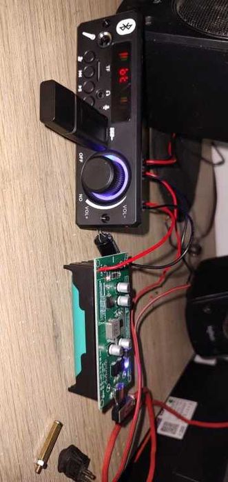 MP3-плеер, FM-радио Усилитель 2*80 Вт, Bluetooth 5,0 USB microSD карта