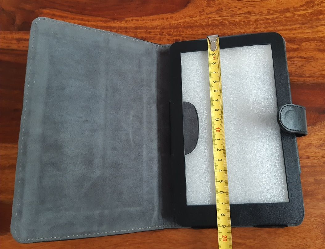 Czarne Etui na tablet