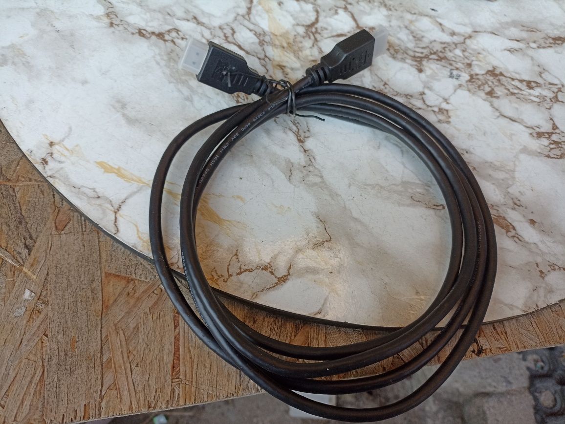 Kabel elektroniczny krótki HDMI - HDMI