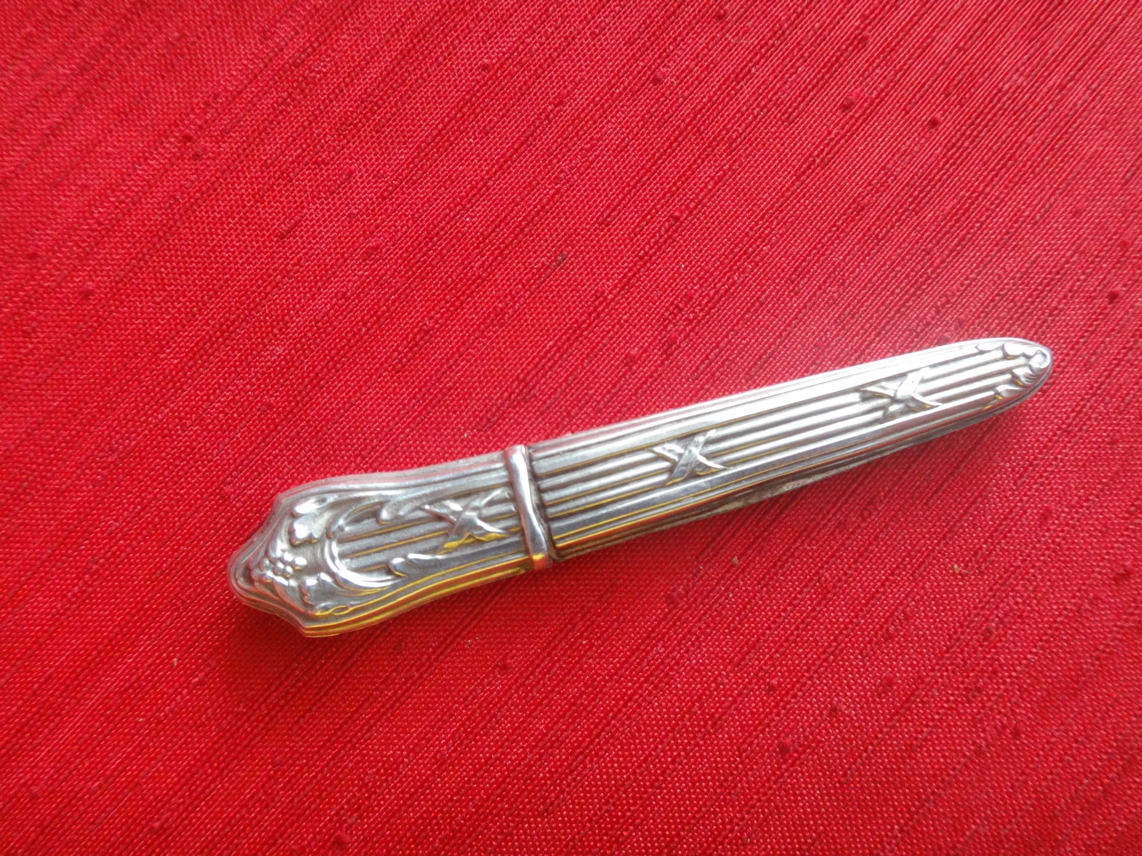 Srebrne etui na wykałaczki