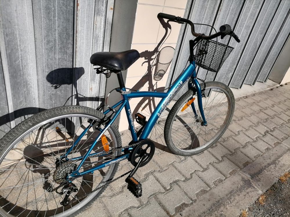 Bicicleta pratecamente sem uso