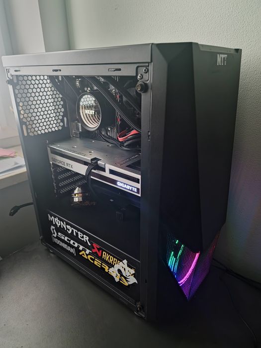 Komputer chłodzony cieczą