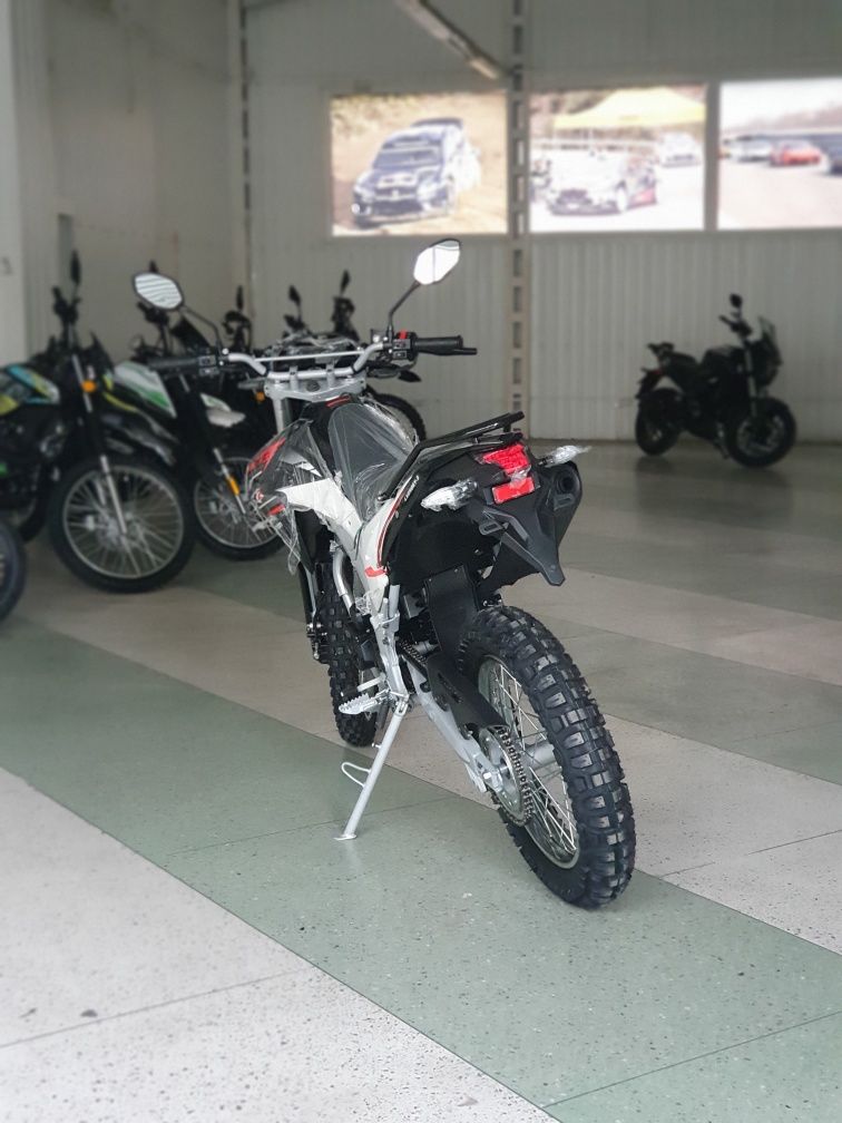 Loncin LX250GY-3 SX2 мотоцикл