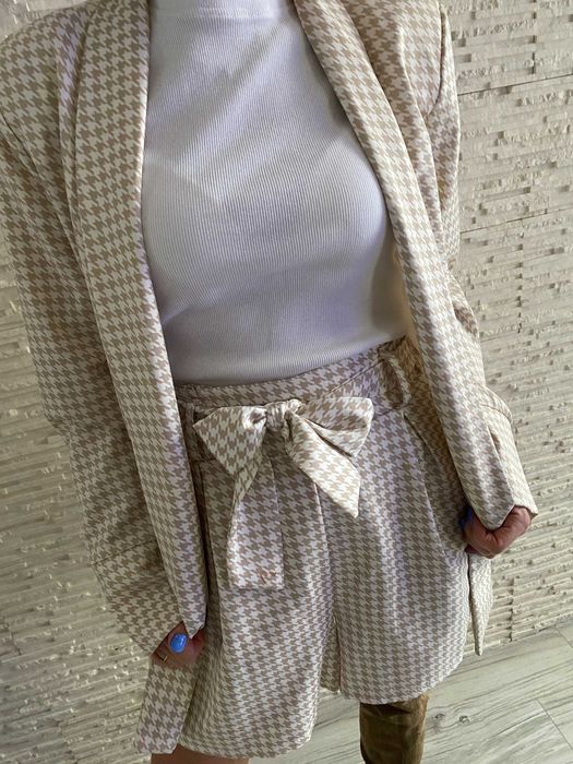 Miss One garnitur pepitka marynarka - spodenki beżowy M-L