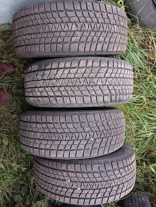 Habilead IceMax 215/50 R17