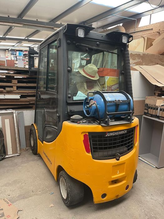 Empilhador Jungheinrich