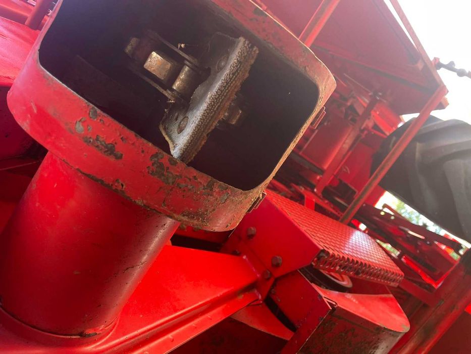 Продам комбайн Массей фергюсон 240