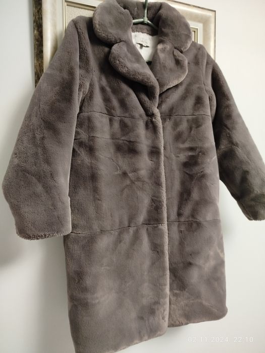 Шубка на дівчинку