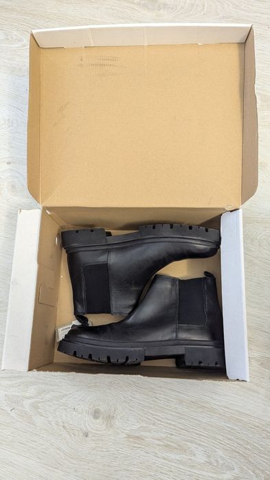 Унісекс шкіряні туфлі Medicine 42 розмір