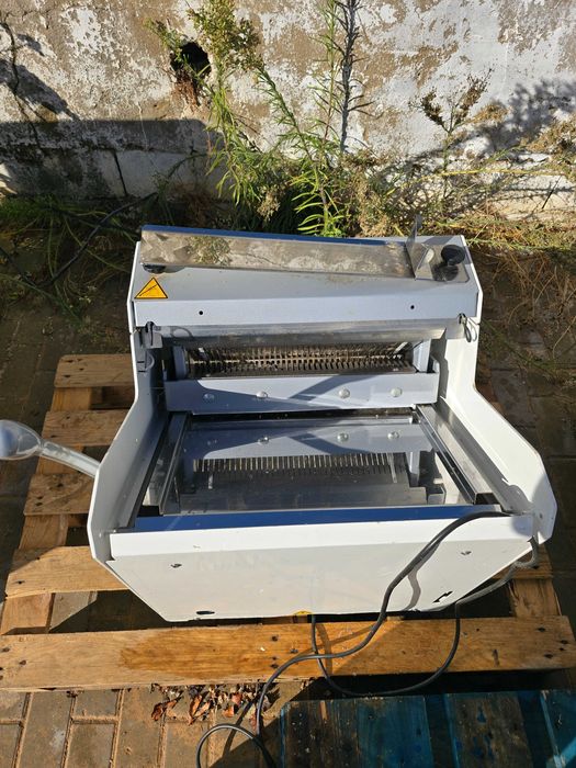 Fatiadora de Pão Industrial JAC Pico – Modelo MJL 450/11