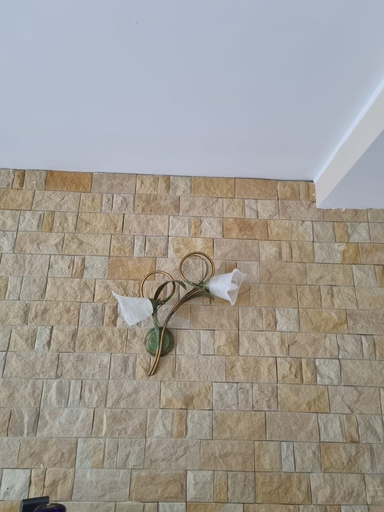 Żyrandole i kinkiety