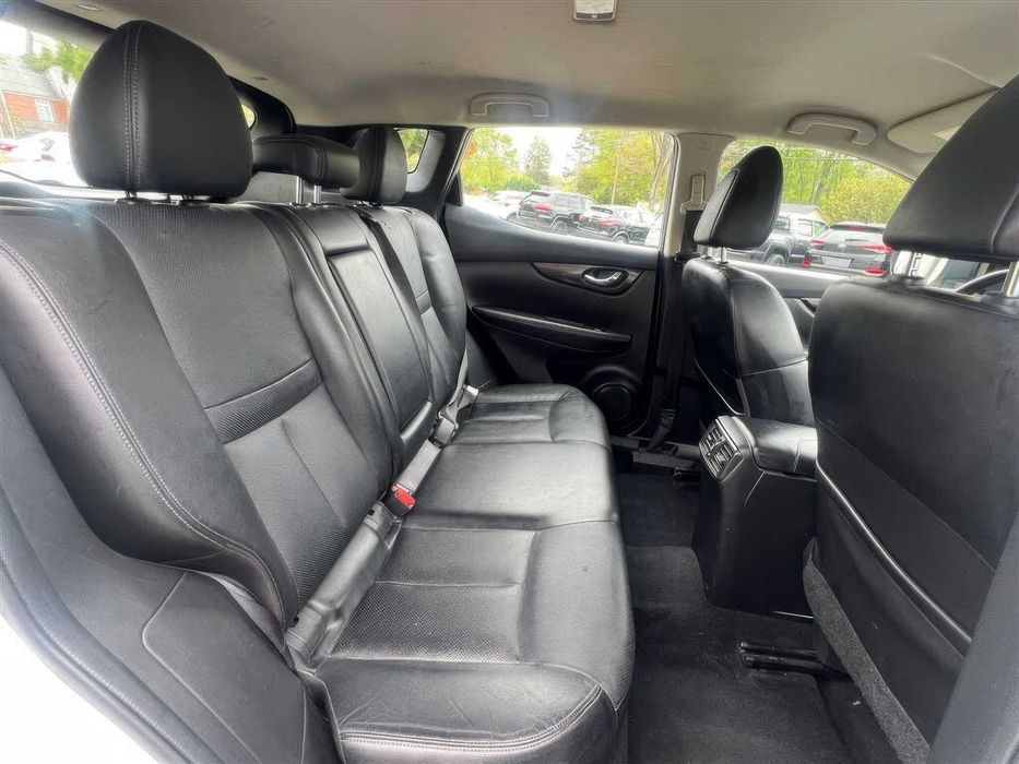 Nissan Rogue Sport SL      2017