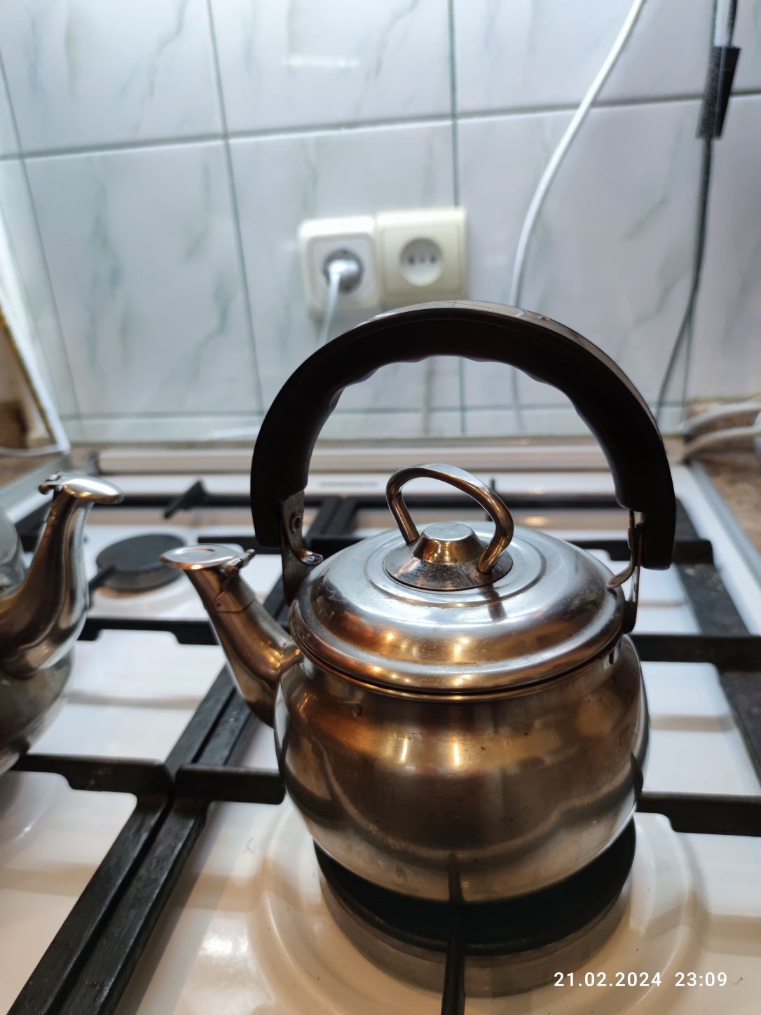 Продам чайники для плит