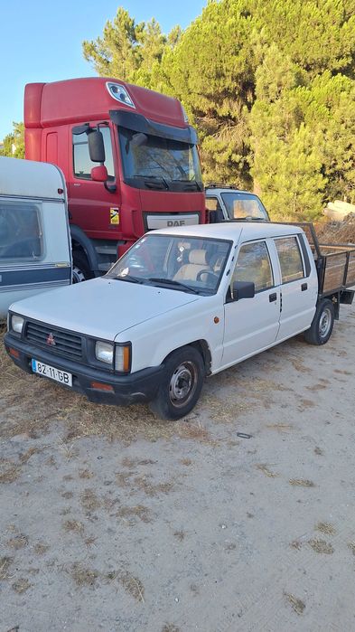 Carrinha 5 lugares com caixa