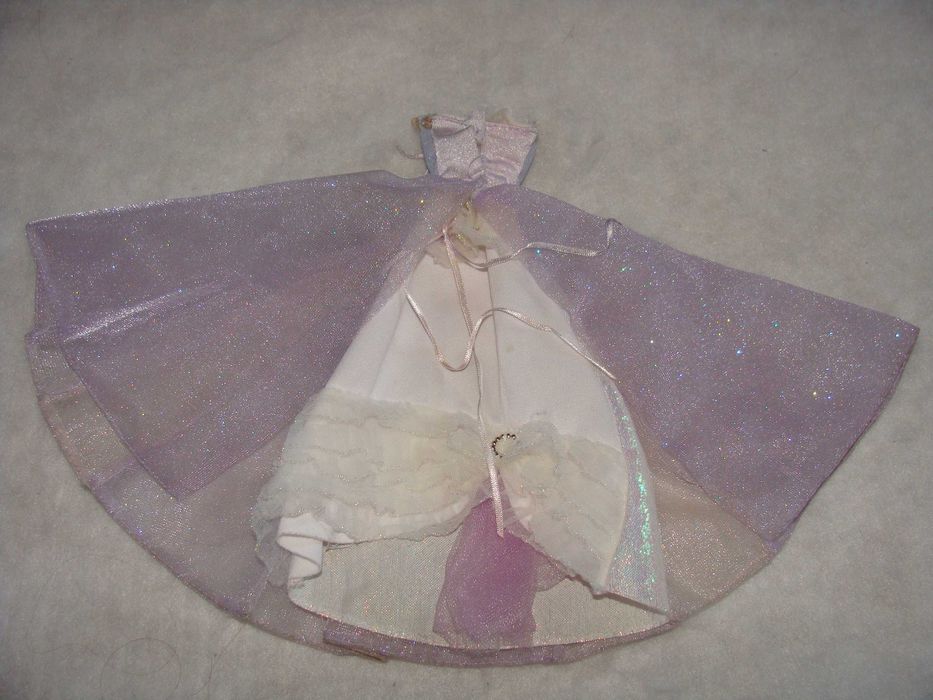 Vestido Barbie as the Magic of Pegasus (Ref. G8399) de 2005 - Annika