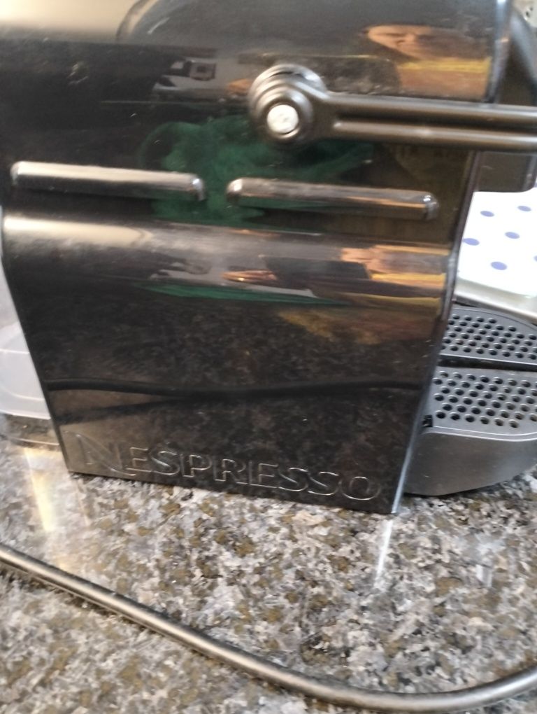 Máquina de café DeLonghi Nespresso