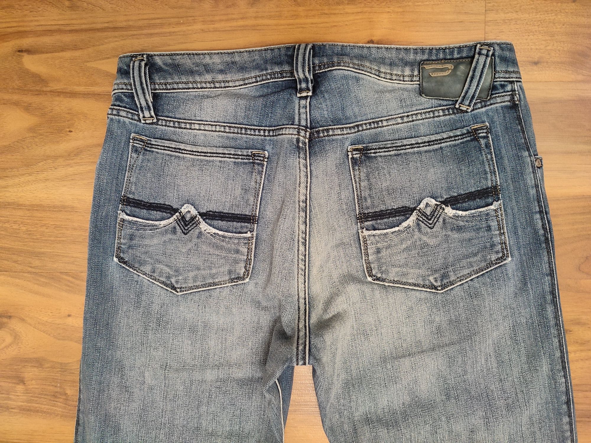 Diesel ZAF 0072J W33 L32 spodnie męskie jeansy jak nowe.