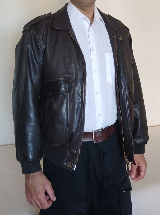 Casaco de couro genuíno castanho em muito bom estado