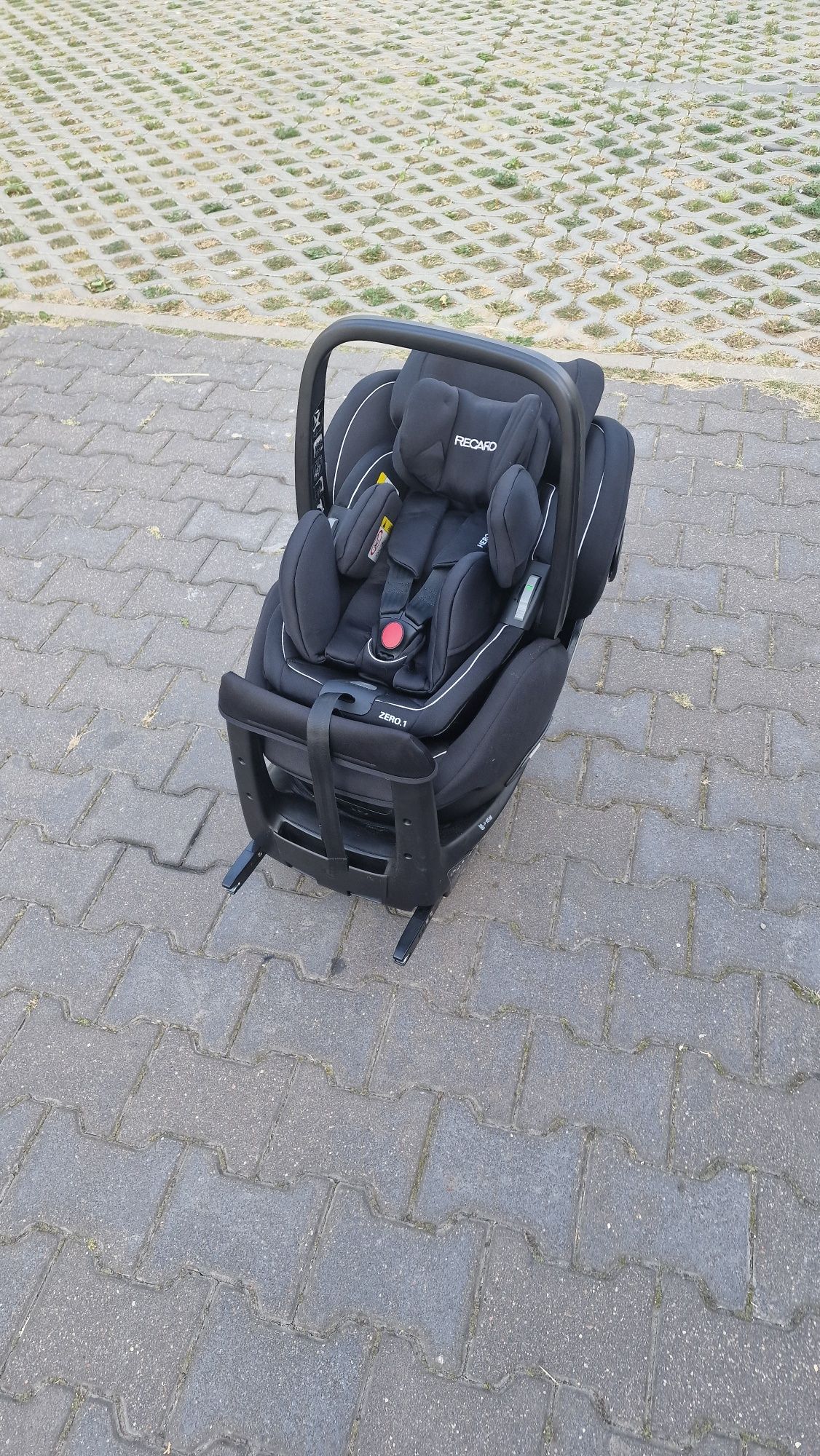 Recaro zero. 1 elite fotelik obrotowy +nosidełko czarny
RECARO Zero.1